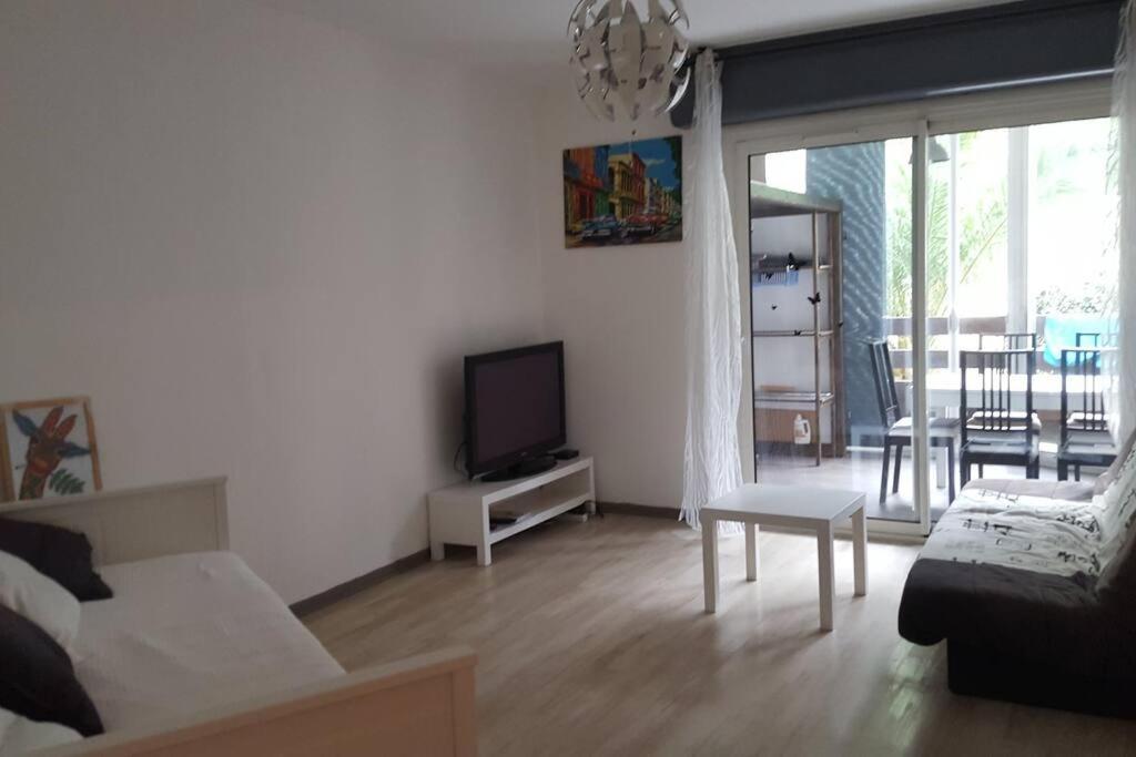 לבן Joli Appartement A 300 M De La Plage מראה חיצוני תמונה